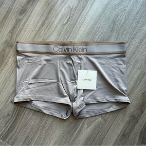 Calvin Klein | Tonal Logo Low Rise Trunks in Ash Grey (Large)